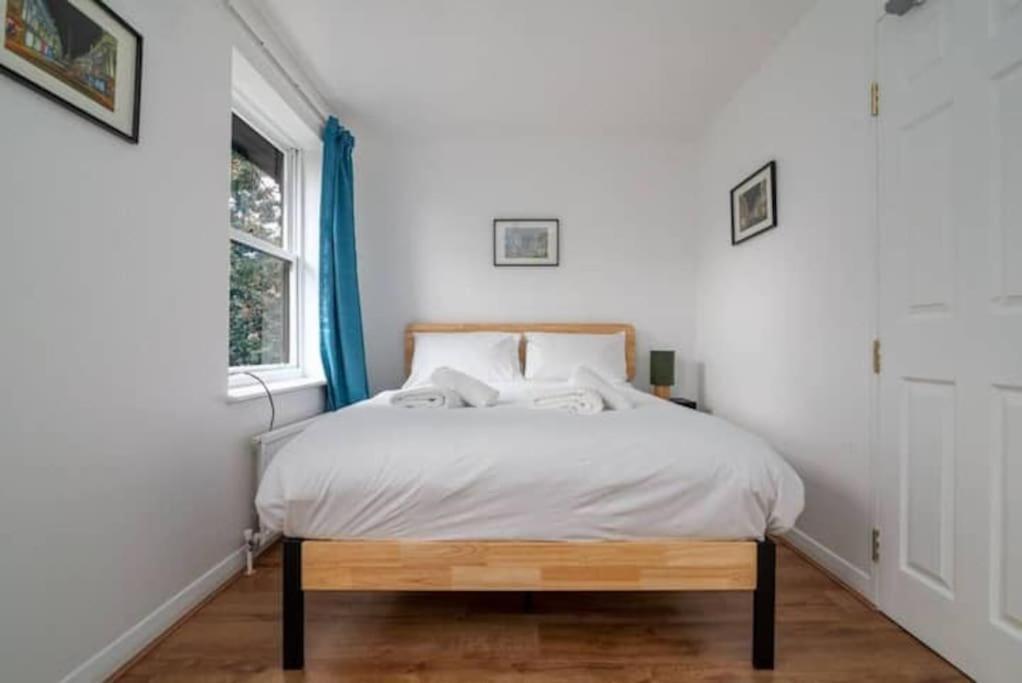 Quiet 4 Bedroom House Between Camden & Kings Cross ลอนดอน ภายนอก รูปภาพ