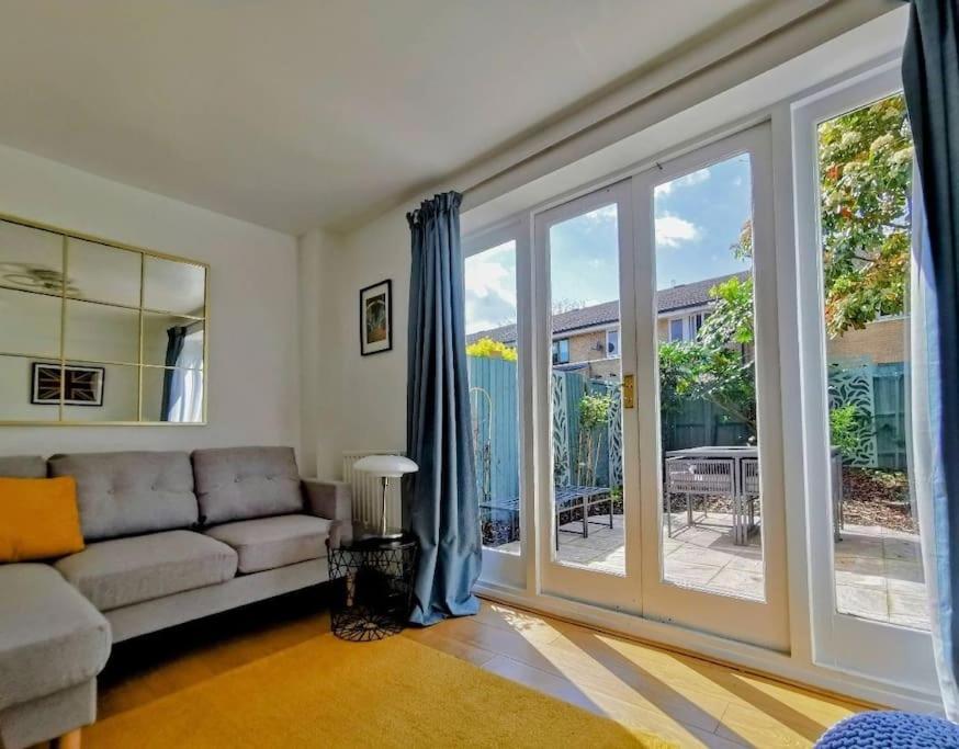Quiet 4 Bedroom House Between Camden & Kings Cross ลอนดอน ภายนอก รูปภาพ